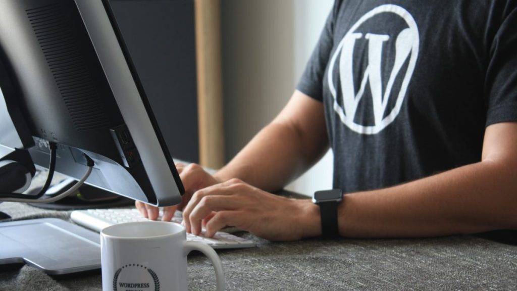 7 Reasons Why You Should Consider Blogging